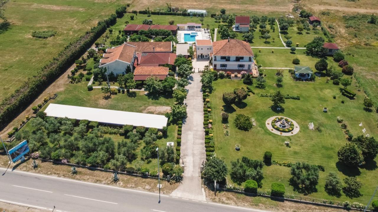 Christopher'S Apartments Ülgün Dış mekan fotoğraf