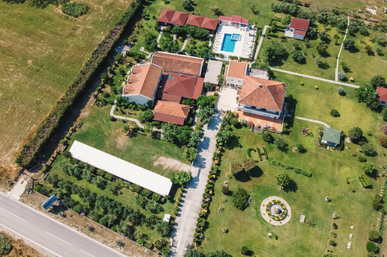 Christopher'S Apartments Ülgün Dış mekan fotoğraf