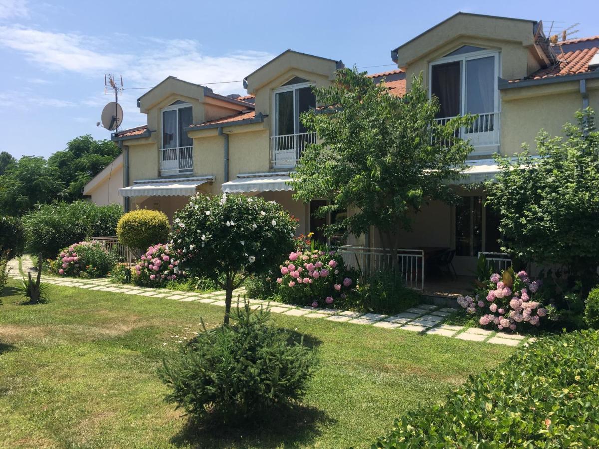 Christopher'S Apartments Ülgün Dış mekan fotoğraf