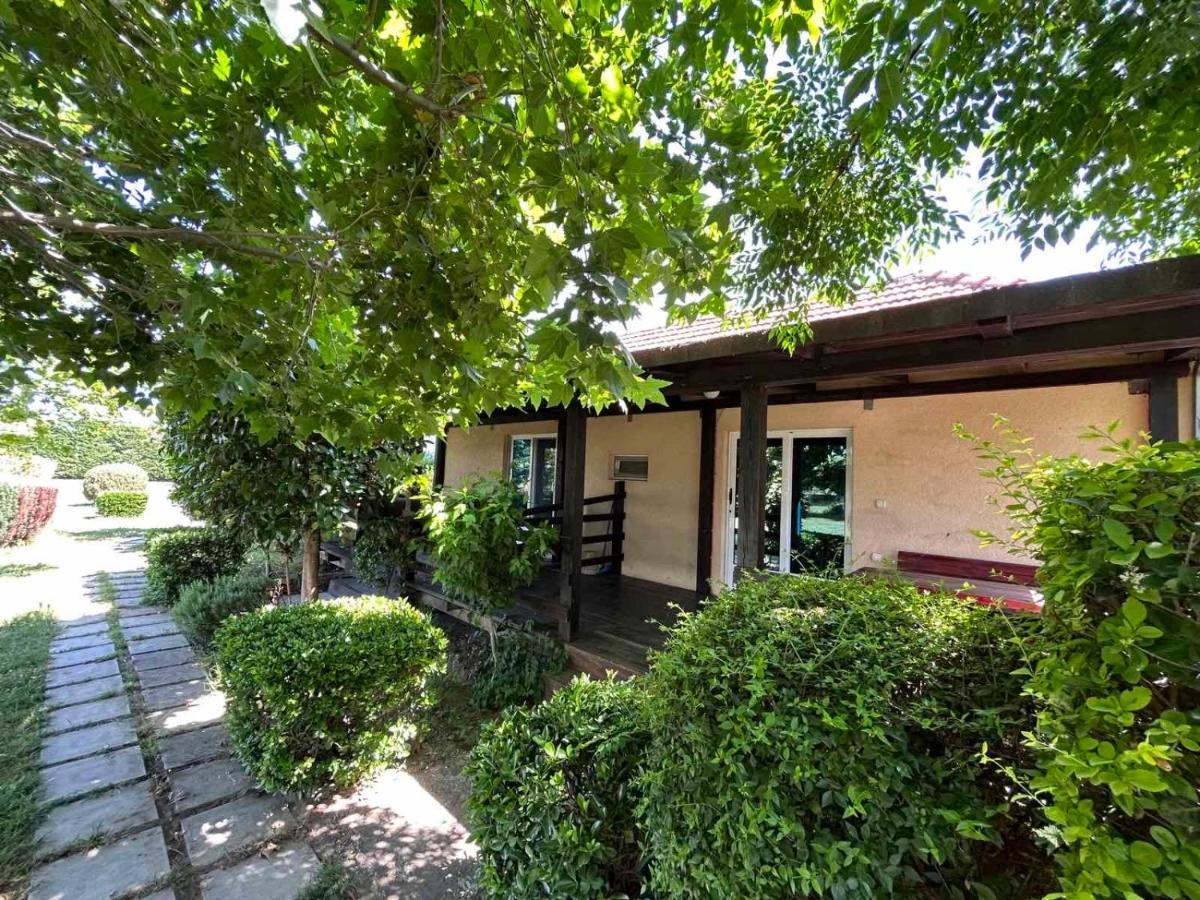 Christopher'S Apartments Ülgün Dış mekan fotoğraf